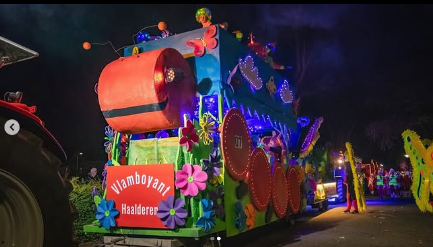 Licht en geluid op carnavalswagen Vlamboyant